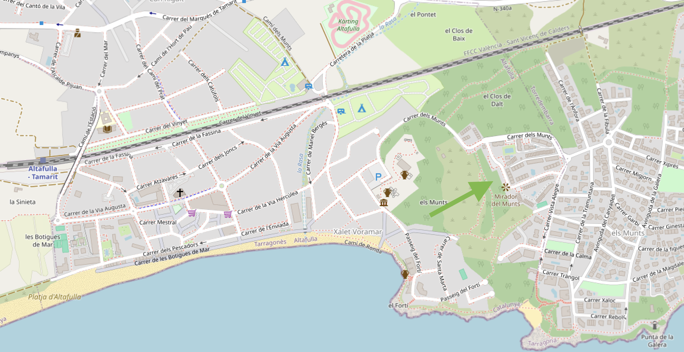 Mapa d'Altafulla amb una fletxa verda assenyalant la zona d'observació al costat del Mirador dels Munts